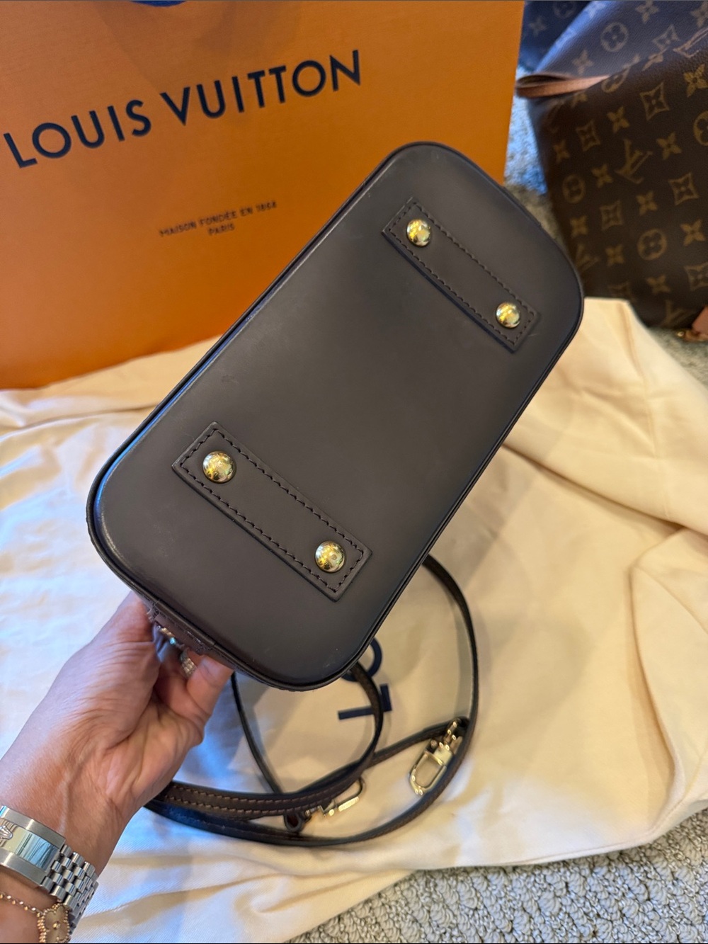 Louis Vuitton Damier Ebene Alma Crossbody Satchel in Brown - Picture 3 of 6